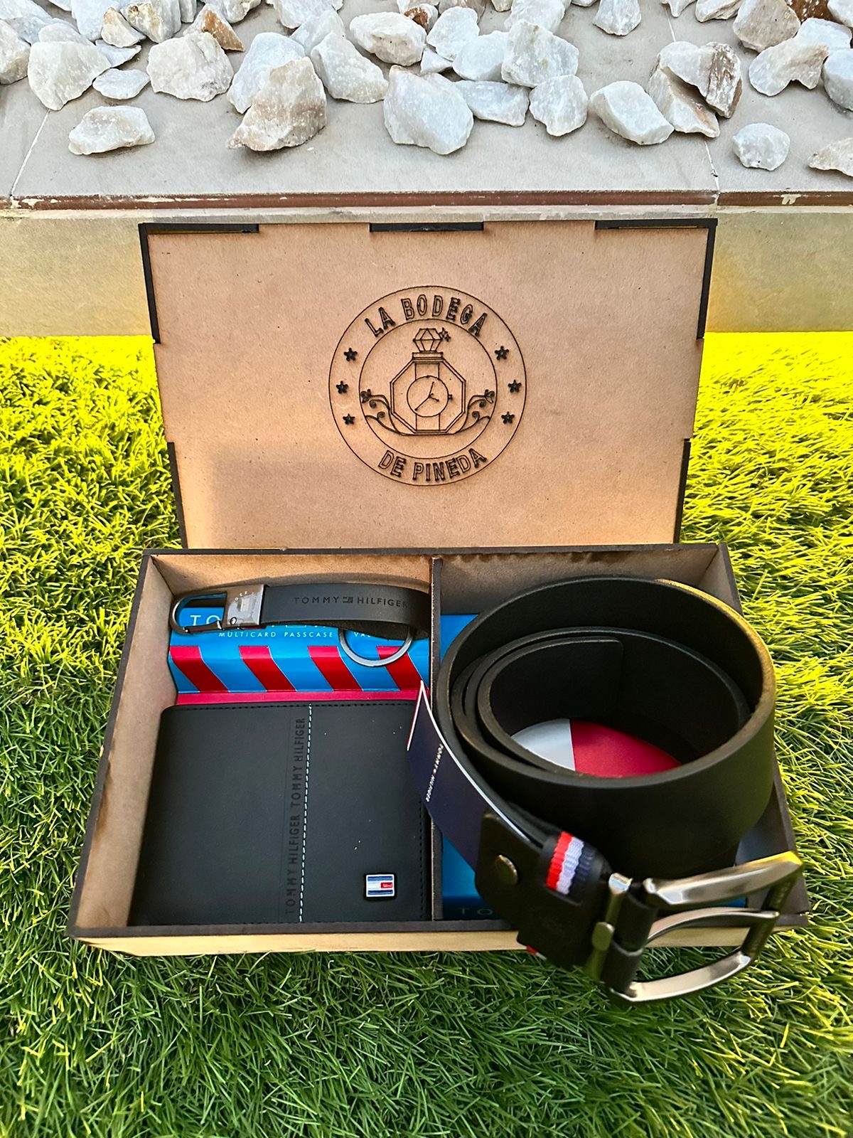 Set Billetera, correa, llavero, estuche en madera (100 % cuero)
